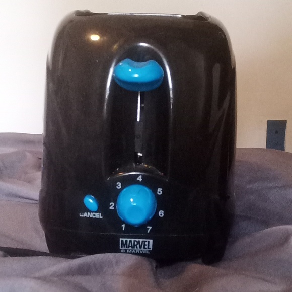 Marvel Justice League Toaster - Picture 3 of 5